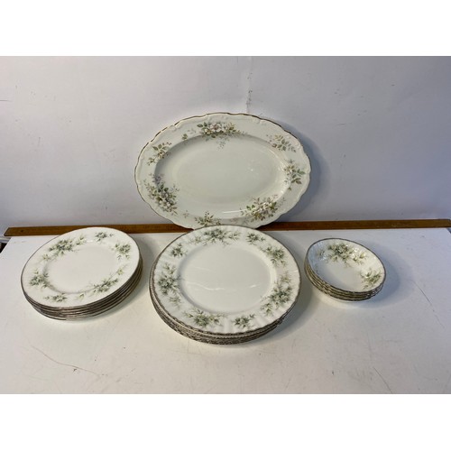 992 - Royal Doulton Paragon, First Love dinner ware to include serving plate, 4 dinner plates, 6 side plat... 