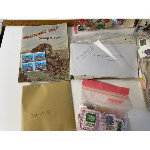 640 - Large selection of assorted stamps.