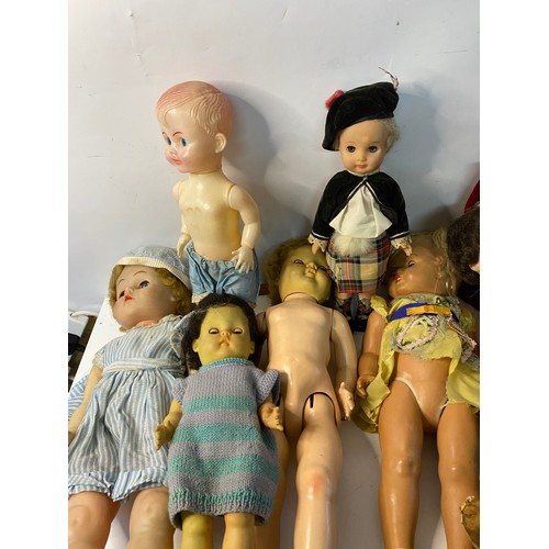 674 - Selection of vintage dolls in need of some restoration.