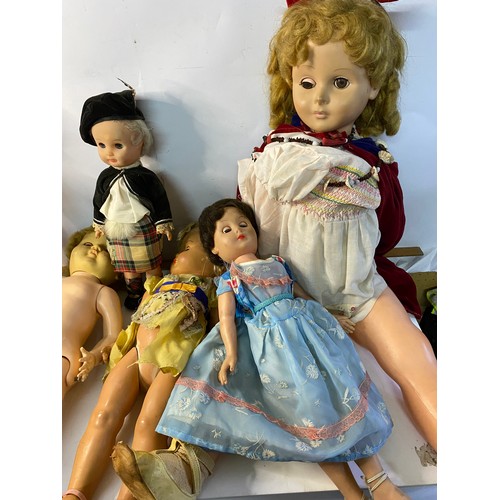 674 - Selection of vintage dolls in need of some restoration.