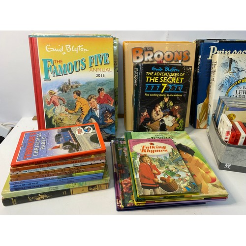 678 - Selection of children's books and annuals both vintage and modern. Also some children's story books ... 