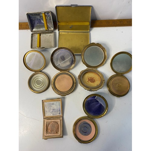 689 - Selection of vintage powder compacts and cigarette cases