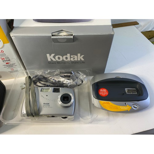 694 - Kodak Easyshare camera and printer bundle