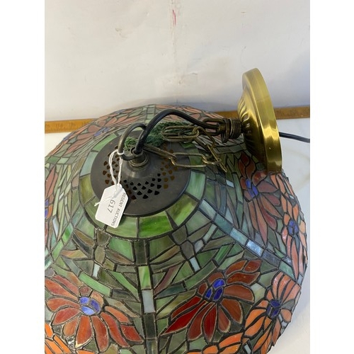 617 - Large Tiffany style pendant ceiling light 39.5cms diameter