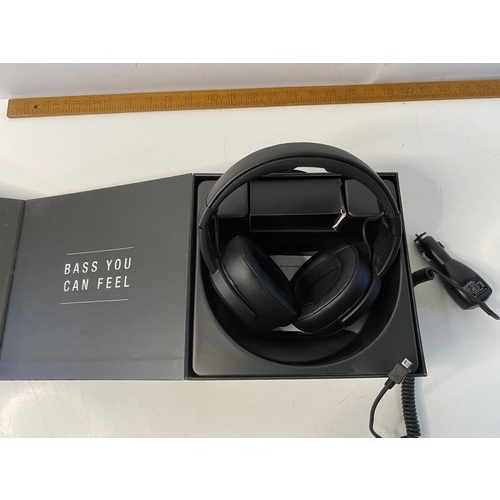 683 - Skullcandy Crusher bluetooth wireless headphones in working order.