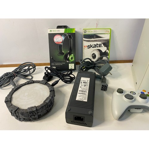 730 - Xbox 360 console with accessories, tested and working