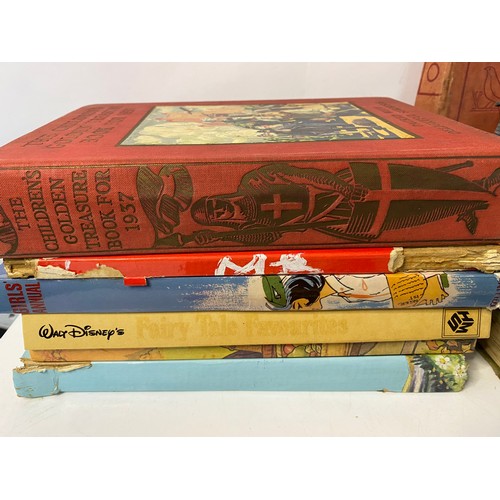 731 - Selection of vintage childrens books.