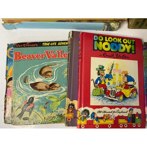 731 - Selection of vintage childrens books.