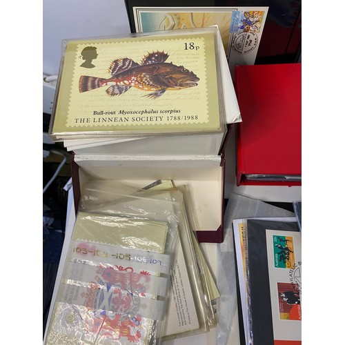 539 - Selection of postal history including stamps and first day covers and PHQ cards.