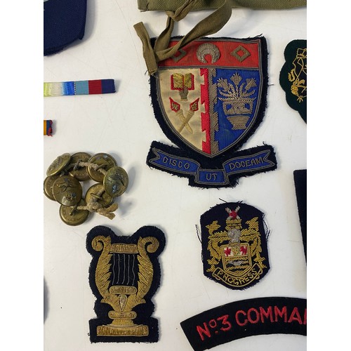 568 - Collection of Military patches, badges and sewing kit