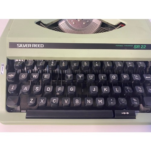 699 - Vintage 1970s Silver Reed SR22 typewriter in pistachio green