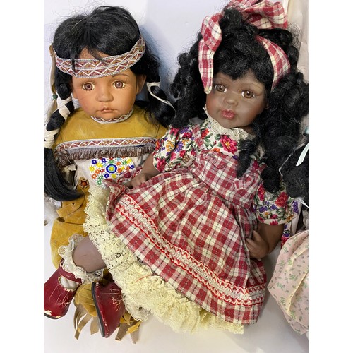 636 - Collection of vintage porcelain dolls ideal for horror themed upcyclling