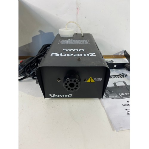 130 - Beamz S700 compact smoke machine in working order.