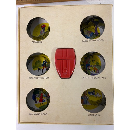 18 - Vintage Christmas pantomime films with cine viewer in original box.
