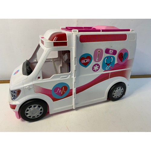 94 - Barbie camper van and boat