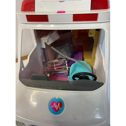 94 - Barbie camper van and boat