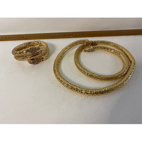 37 - Stunning gold coloured snake necklace and bracelet.