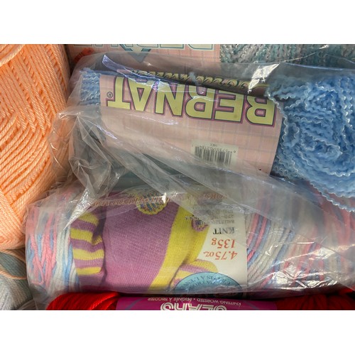 35 - Selection of knitting wool in mixed colours