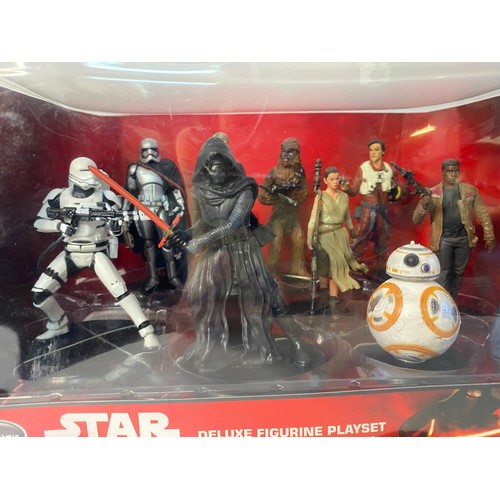44 - Star Wars Force Awakens de luxe figure set of 10 figures in box