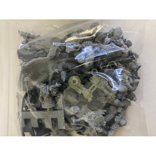 52 - Collection of Warhammer figures loose or on sheets