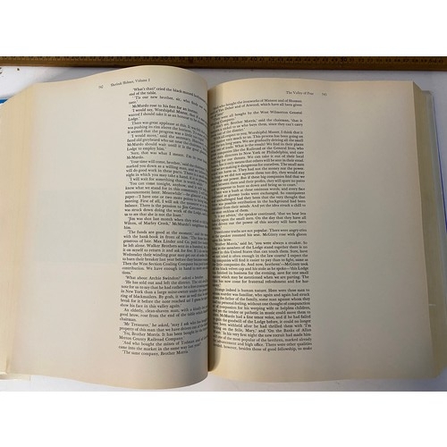 26 - The Annotated Sherlock Holmes Complete Works, contains 4 novels and 56 short stories