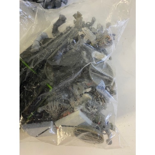 52 - Collection of Warhammer figures loose or on sheets