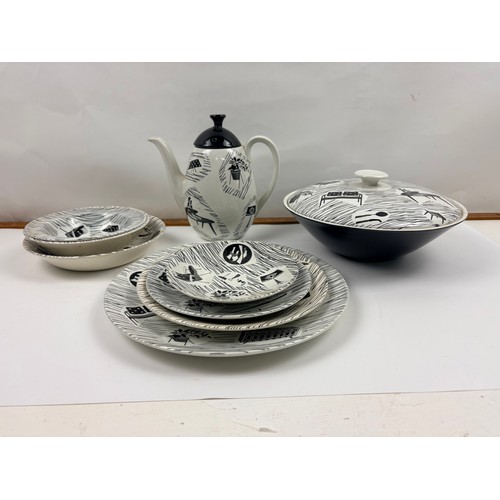 835 - Selection of dinner ware from Ridgway Potteries Ltd. 