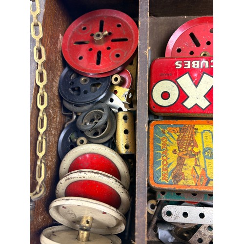 934 - Vintage wooden box filled with Meccano and instruction book