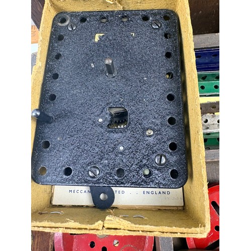 934 - Vintage wooden box filled with Meccano and instruction book