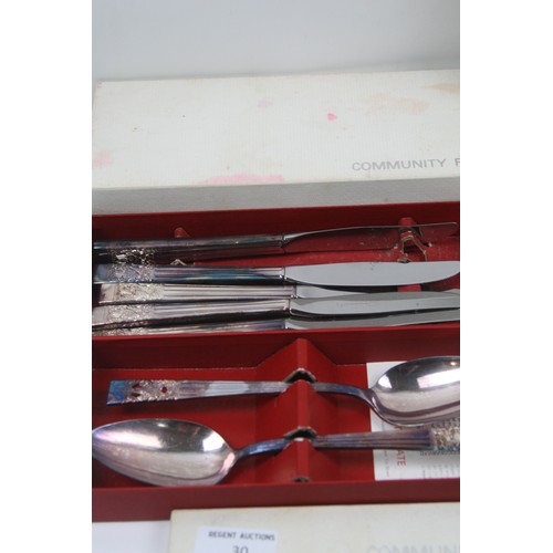 30 - Oneida community plate/ silver plate selection of cutlery