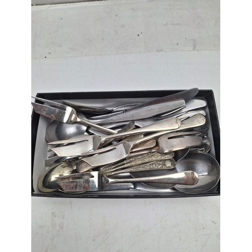 14 - Collection of vintage flatware to include a Mappin & Webb cutlery set