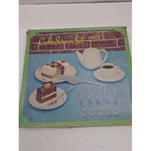 14 - Collection of vintage flatware to include a Mappin & Webb cutlery set