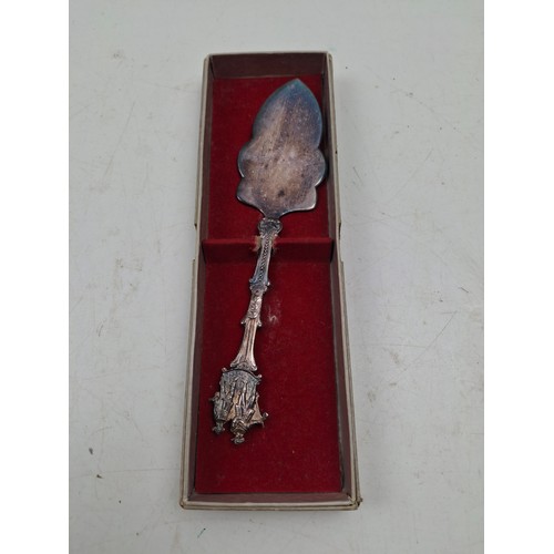 14 - Collection of vintage flatware to include a Mappin & Webb cutlery set