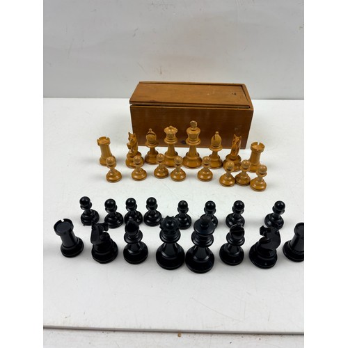 Vintage Boxwood complete chess set