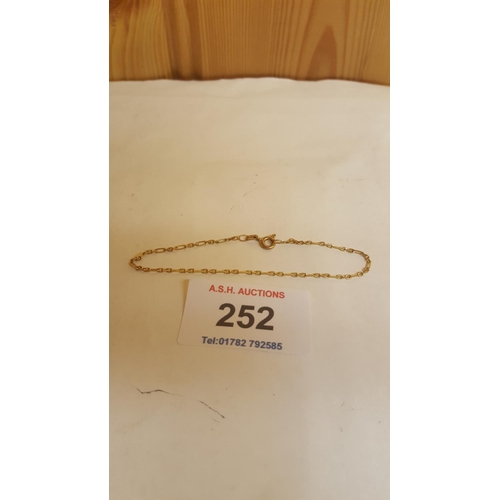 Lot 252       