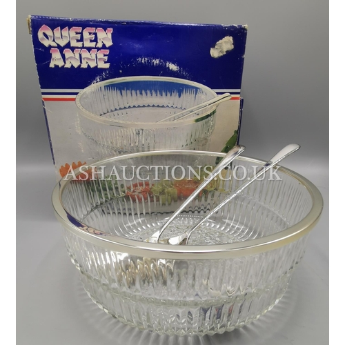 604 - QUEEN ANNE SALAD BOWL With SERVERS (Boxed)