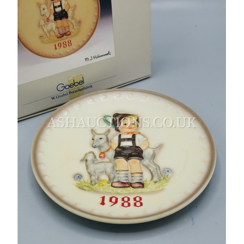 605 - MJ HUMMEL 1988 ANNUAL PLATE (Original Box)