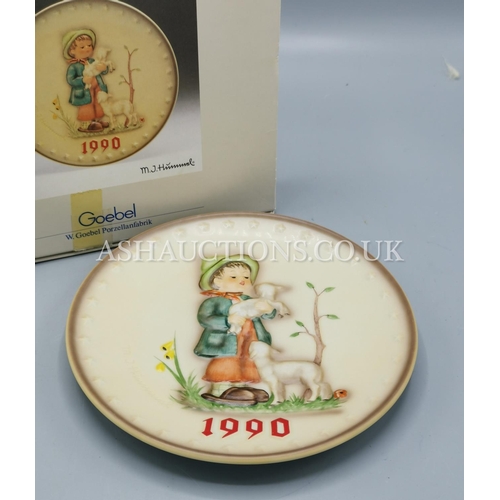 607 - MJ HUMMEL 1990 ANNUAL PLATE (Original Box)