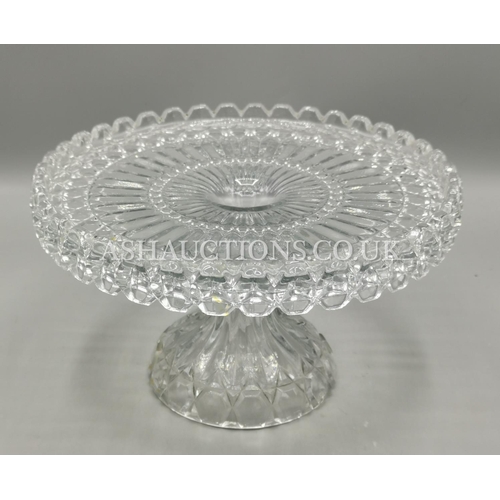 637 - GLASS CAKE PLATE