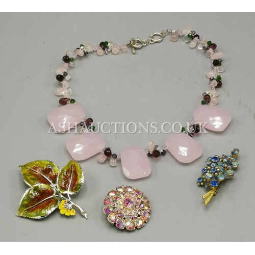 588 - BROOCHES And NECKLACE