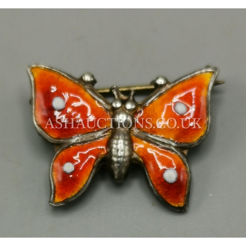 16 - PRESENTED AS A SILVER (925) GUILLOCHE BUTTERFLY BROOCH C. CLASP PIN ( Old) (Boxed)