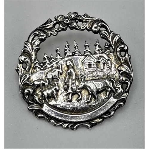 600 - NORSK TINN SCANDANAVIAN BROOCH