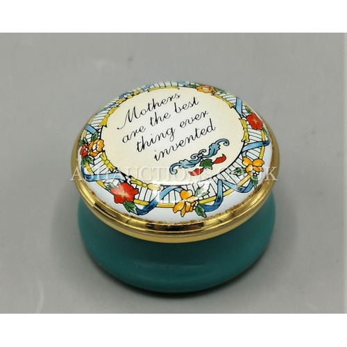 416 - HALCYON DAYS ENAMEL PILL BOX With MOTTO 'MOTHERS ARE THE BEST THING EVER INVENTED'