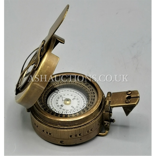 457 - MILITARY COMPASS