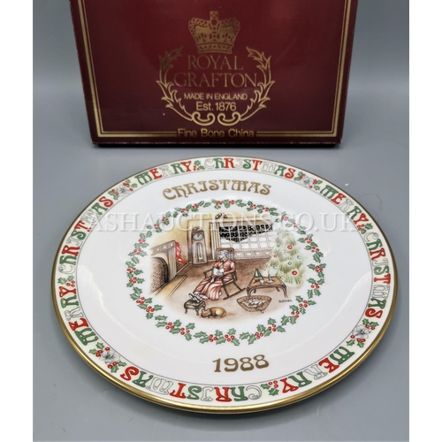 477 - ROYAL GRAFTON CHINA 1988 CHRISTMAS PLATE (Original Box)