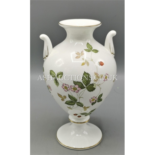 481 - WEDGWOOD CHINA 20cm URN VASE IN THE 