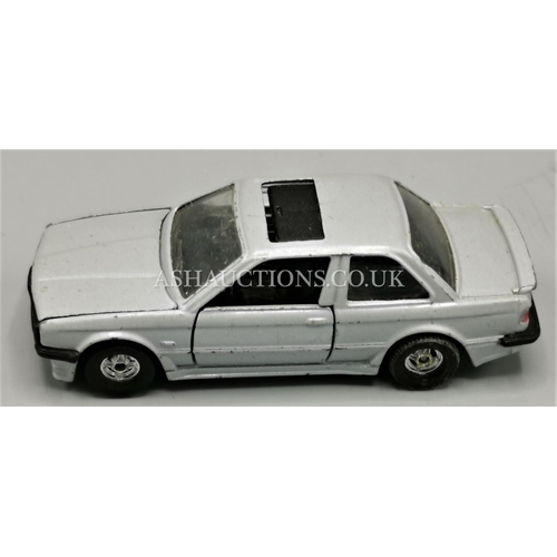 500 - CORGI DIE CAST MODEL OF A BMW 325