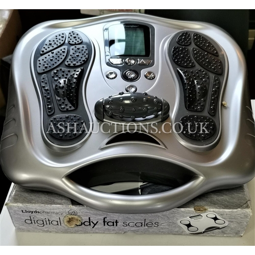 531 - ELECTROFLEX BE109 CICULATION MASSAGER TOGETHER WITH LLOYDS PHARMACY DIGITAL BODY FAT SCALES  (Please... 