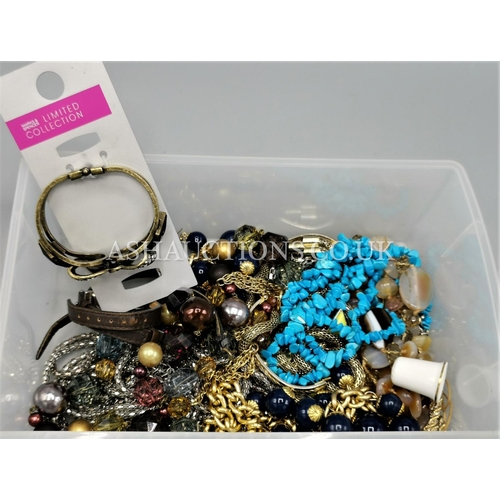 534 - BOX CONTAINING A Qty OF ASSORTED COSTUME JEWELLERY , LADIES WATCHES,Etc