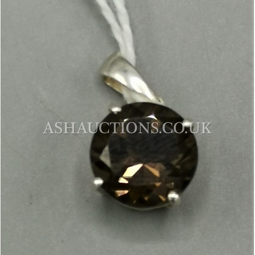 552 - PRESENTED AS A SILVER (Stamped 925) STONE SET PENDANT